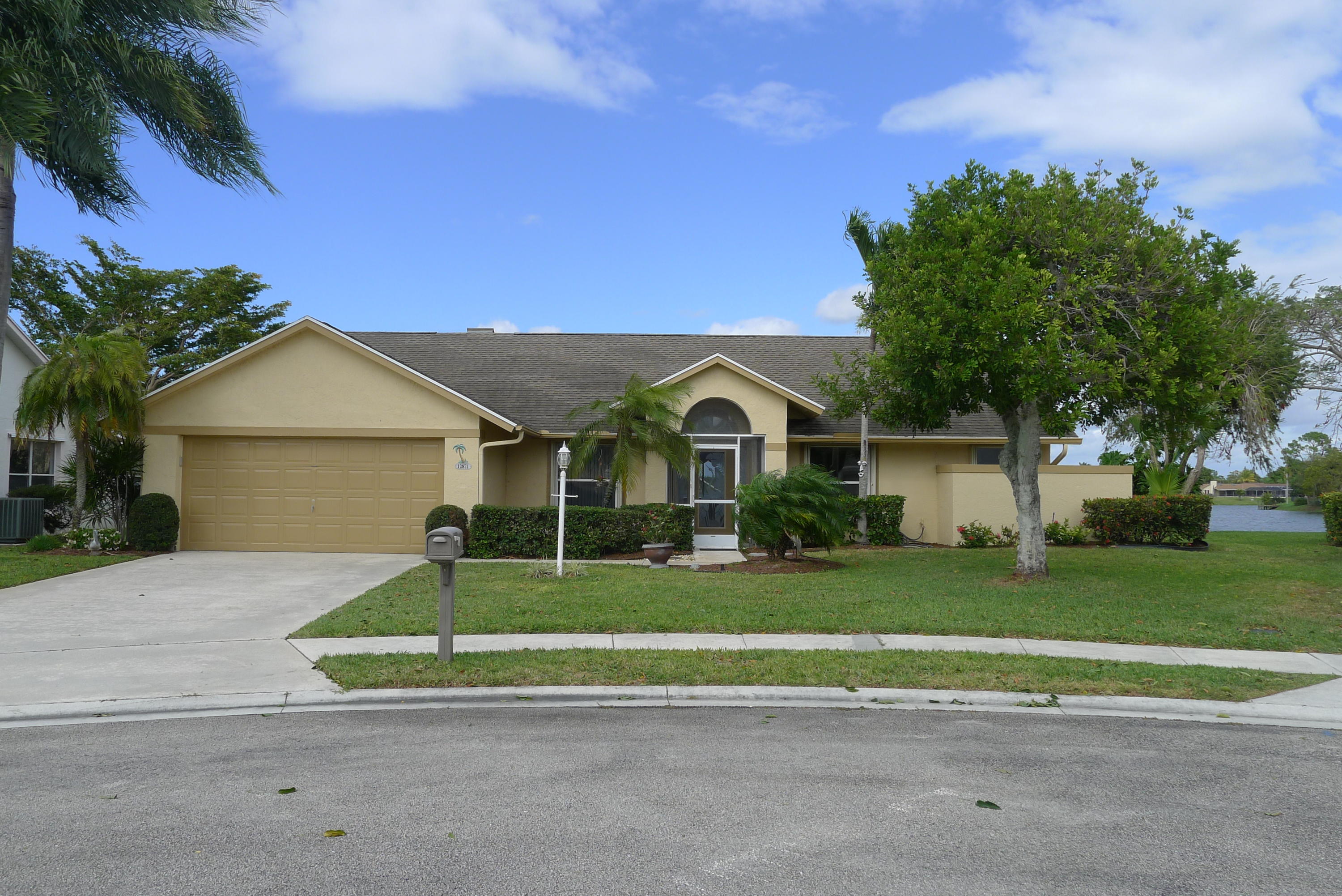 MEADOWLAND COVE 2 OF WELLINGTON - Residential