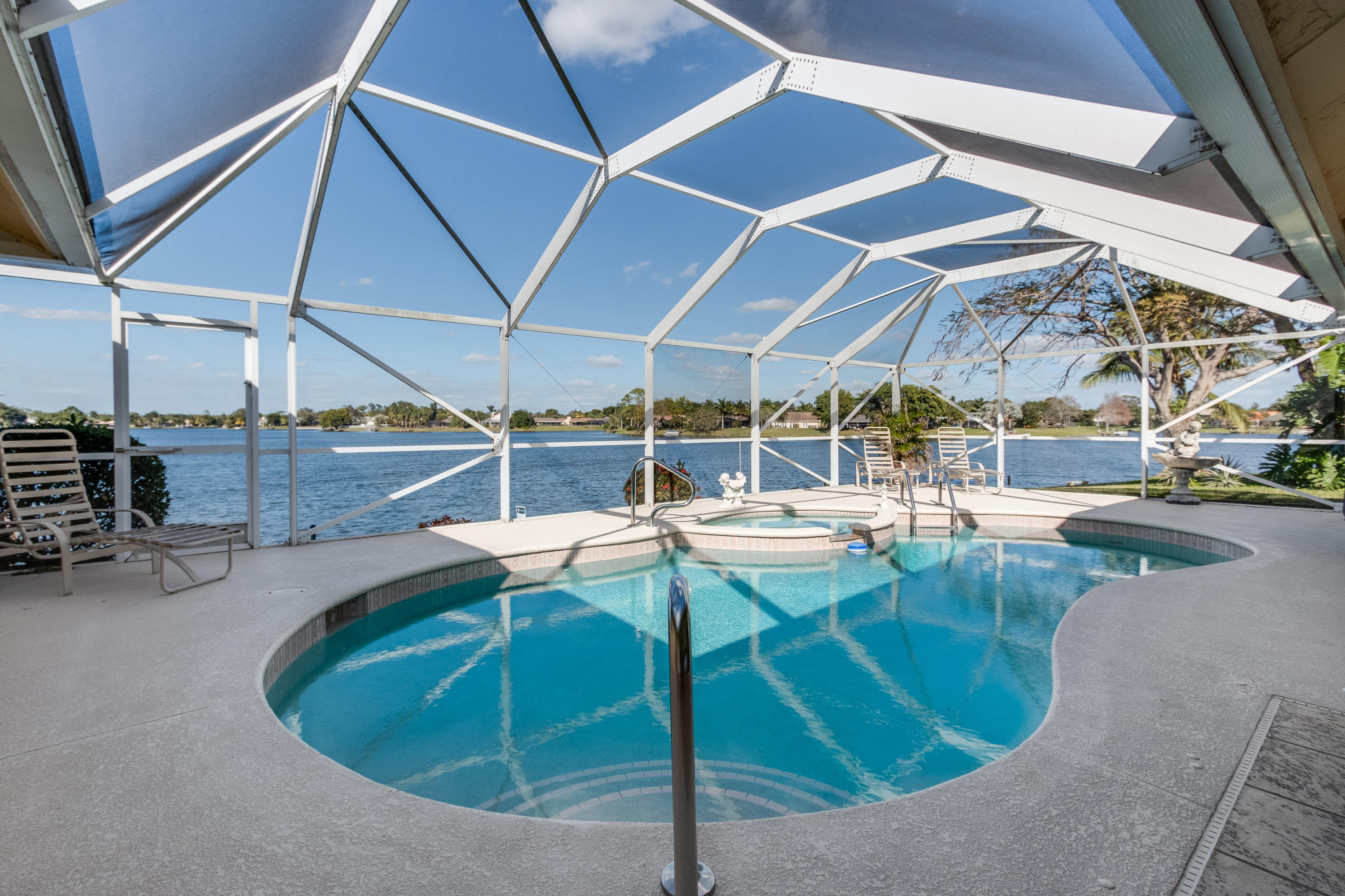 MEADOWLAND COVE 2 OF WELLINGTON - Residential