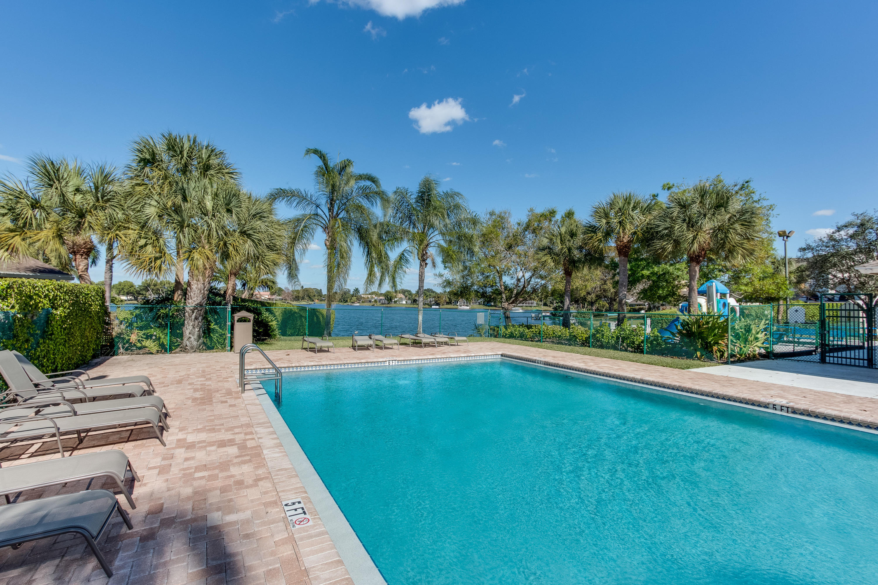 MEADOWLAND COVE 2 OF WELLINGTON - Residential