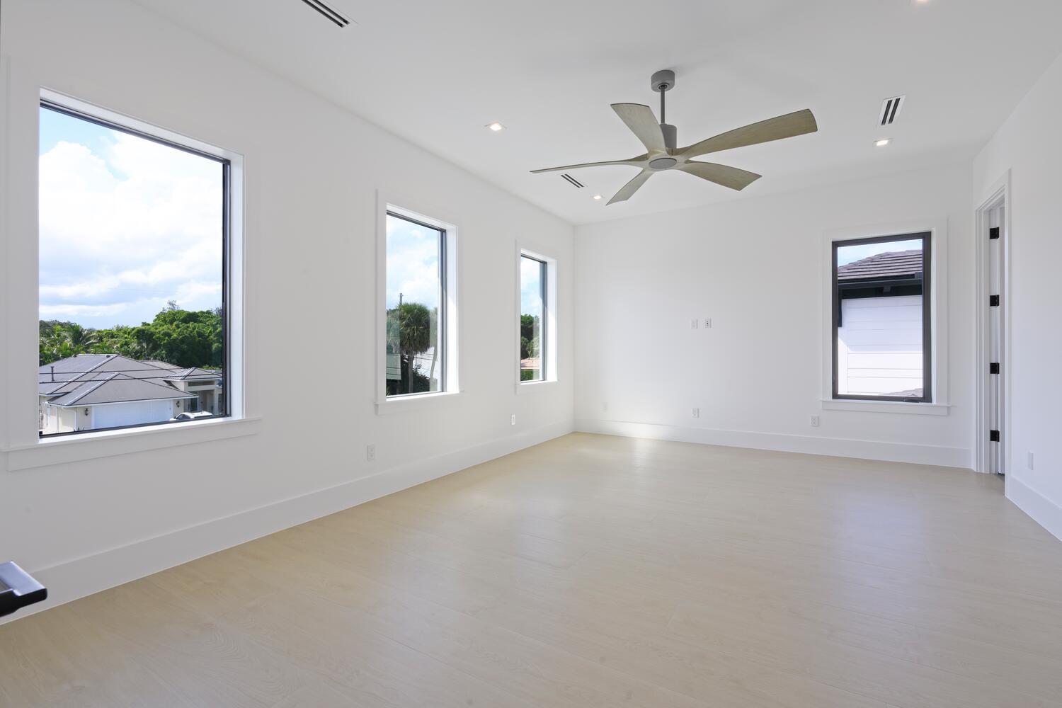 PIRATES COVE - Residential