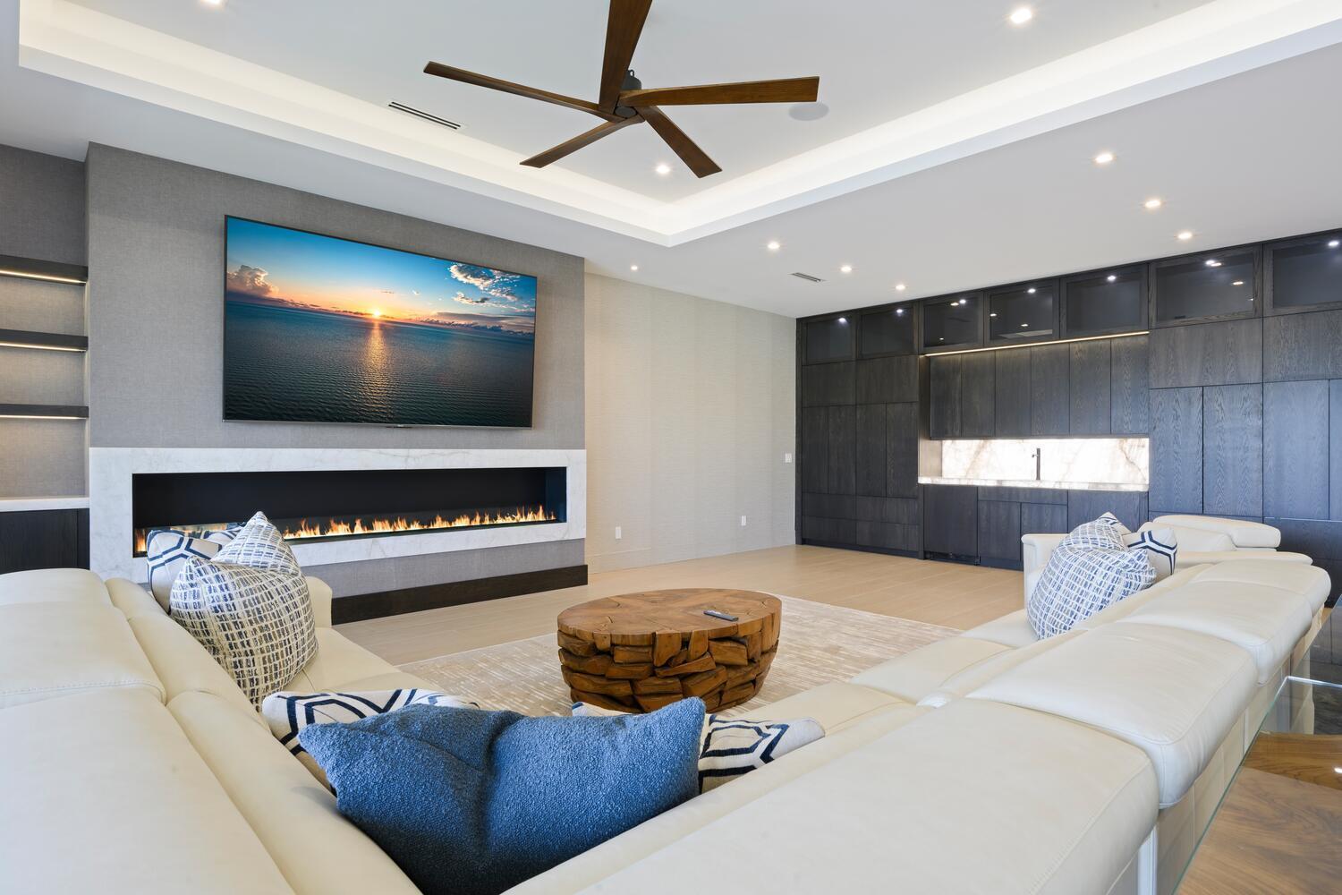 PIRATES COVE - Residential