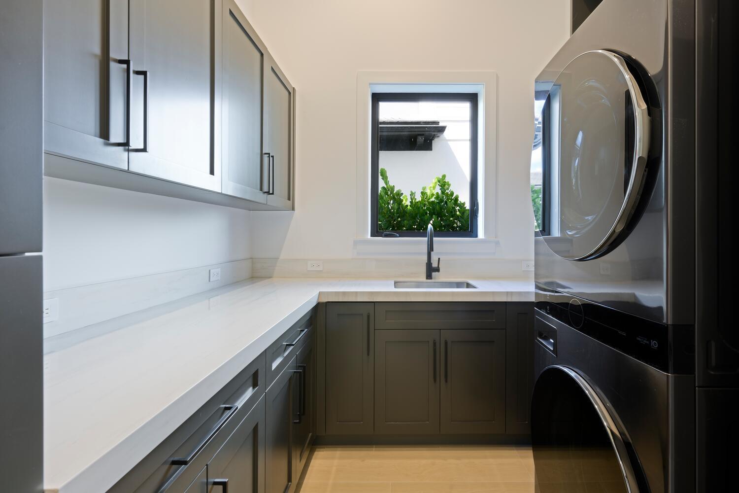 PIRATES COVE - Residential