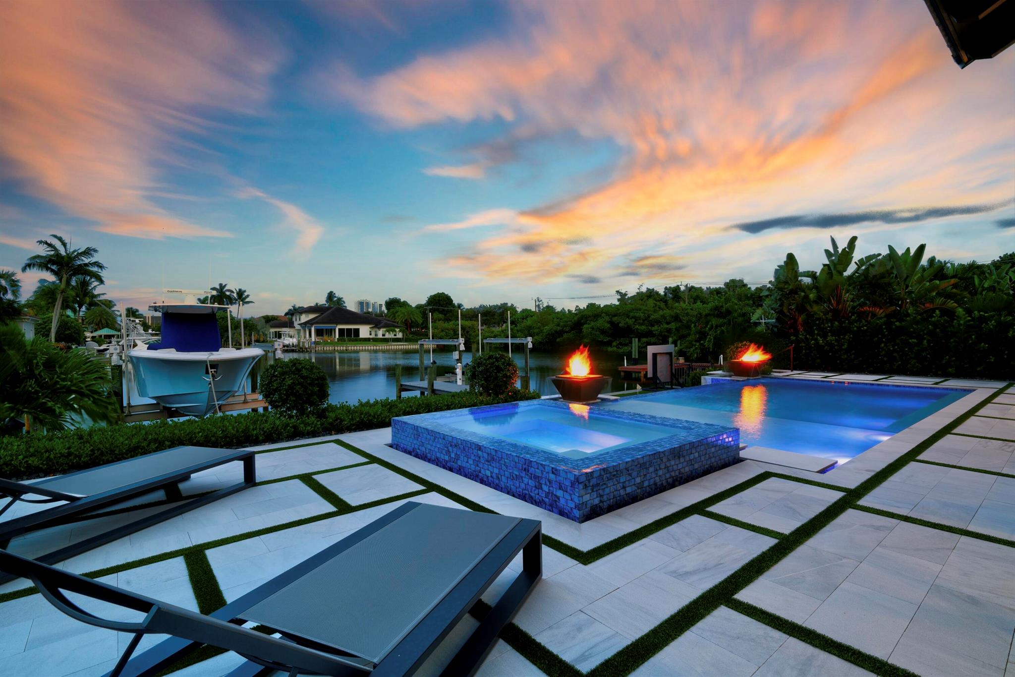 PIRATES COVE - Residential