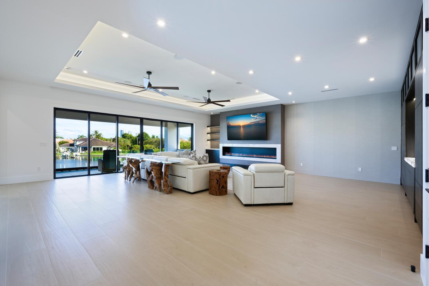 PIRATES COVE - Residential