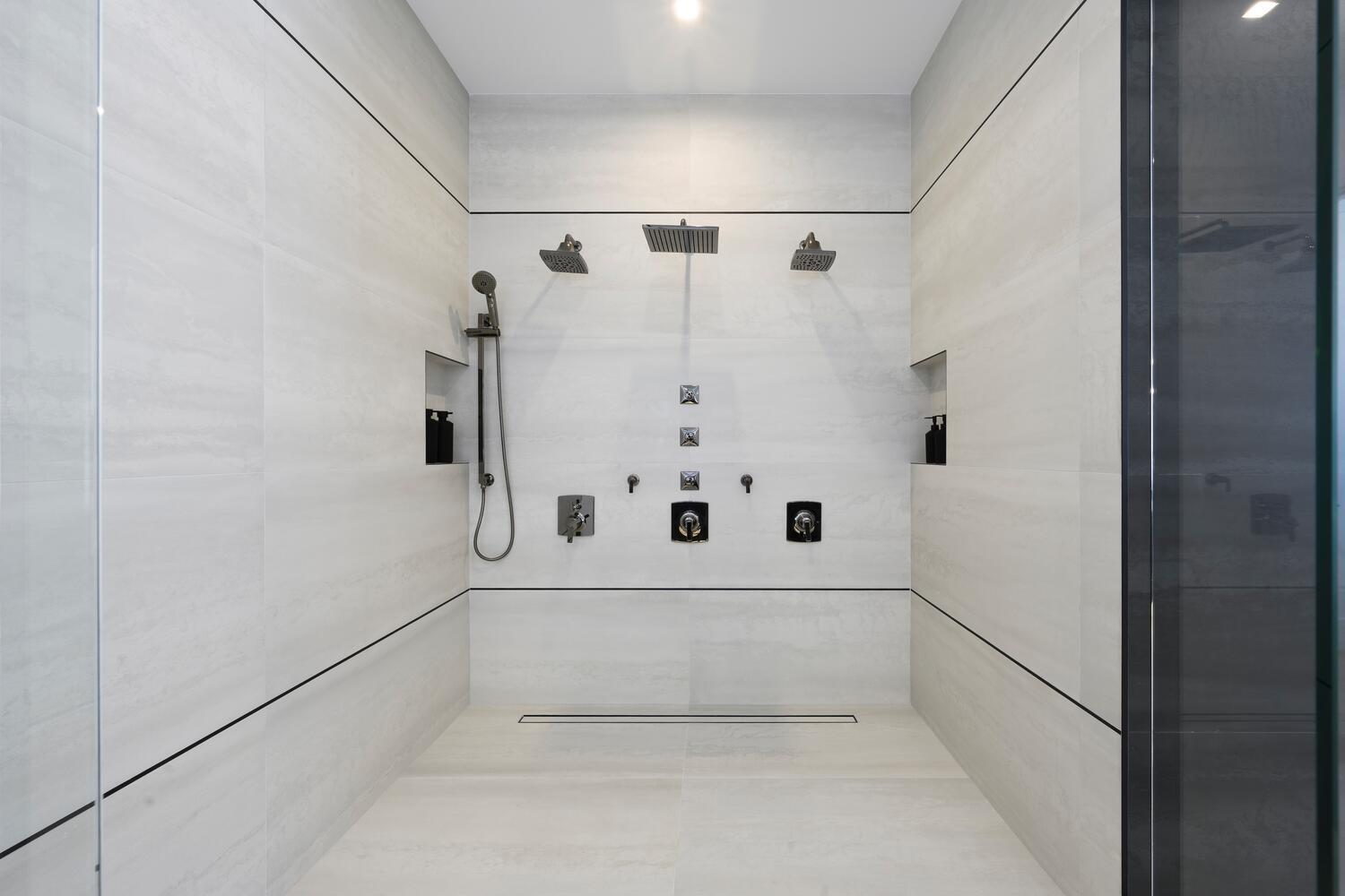 PIRATES COVE - Residential