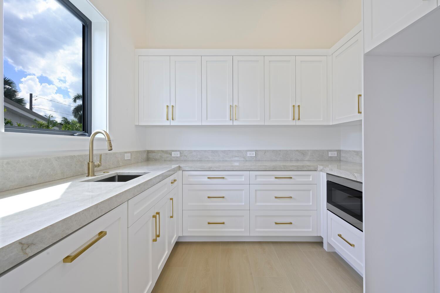 PIRATES COVE - Residential