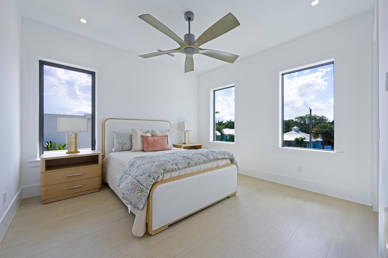 PIRATES COVE - Residential