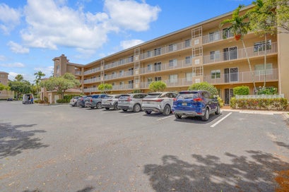 5874 CRYSTAL SHORES Drive 308 Boynton Beach FL 33437