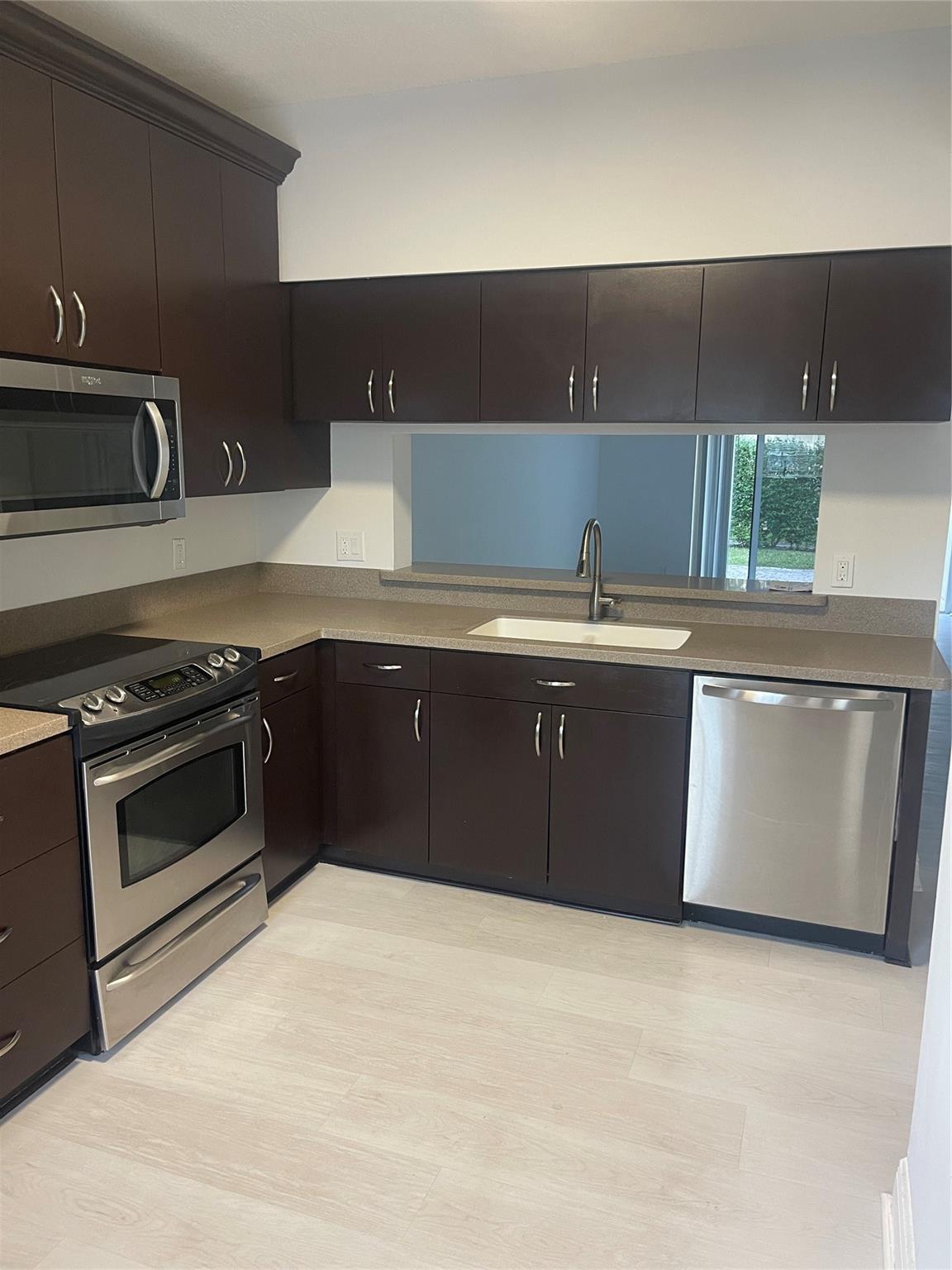 CORAL REEF CLUB - Residential Lease