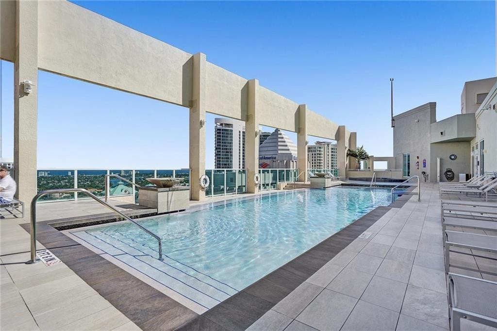 350 SE 2nd Street 1720