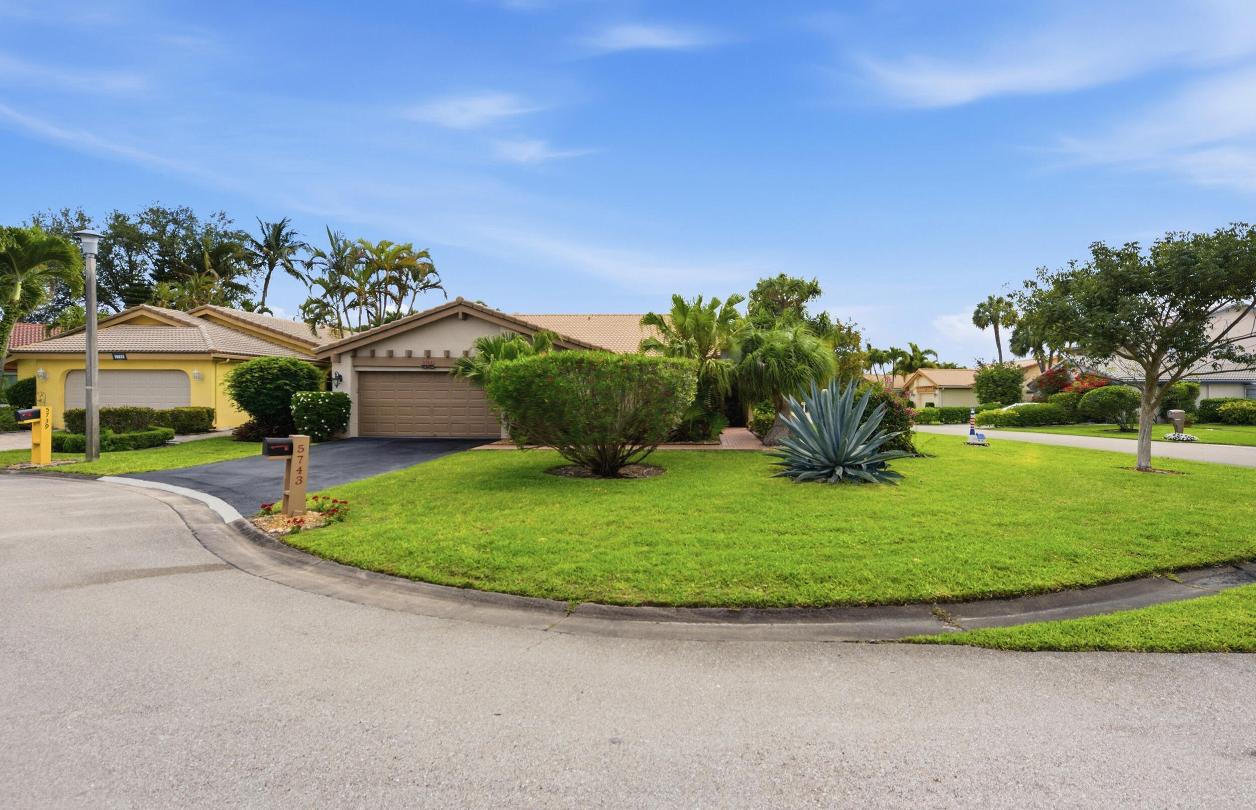 5743 Lakeview Mews Drive