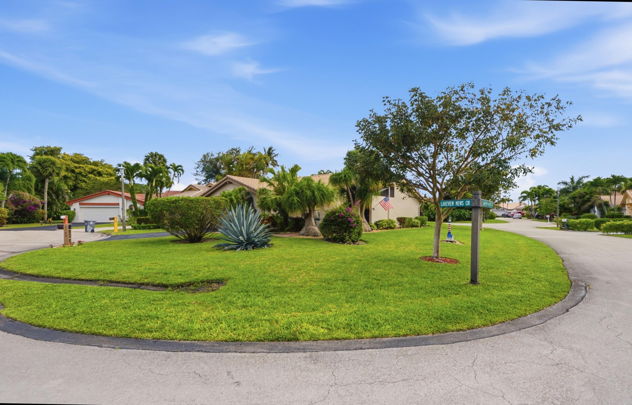 5743 Lakeview Mews Drive