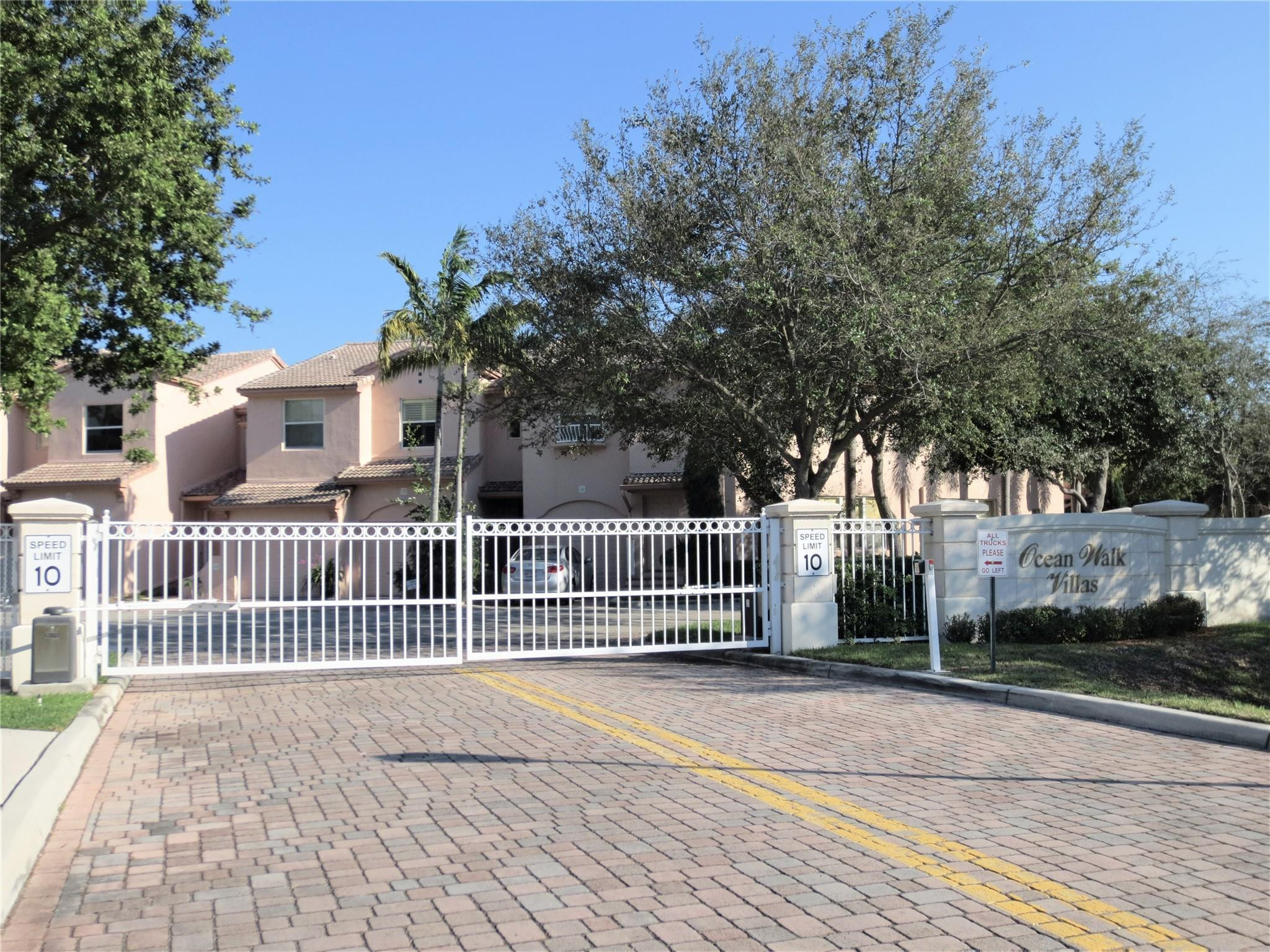 OCEAN WALK VILLAS CONDO - Residential