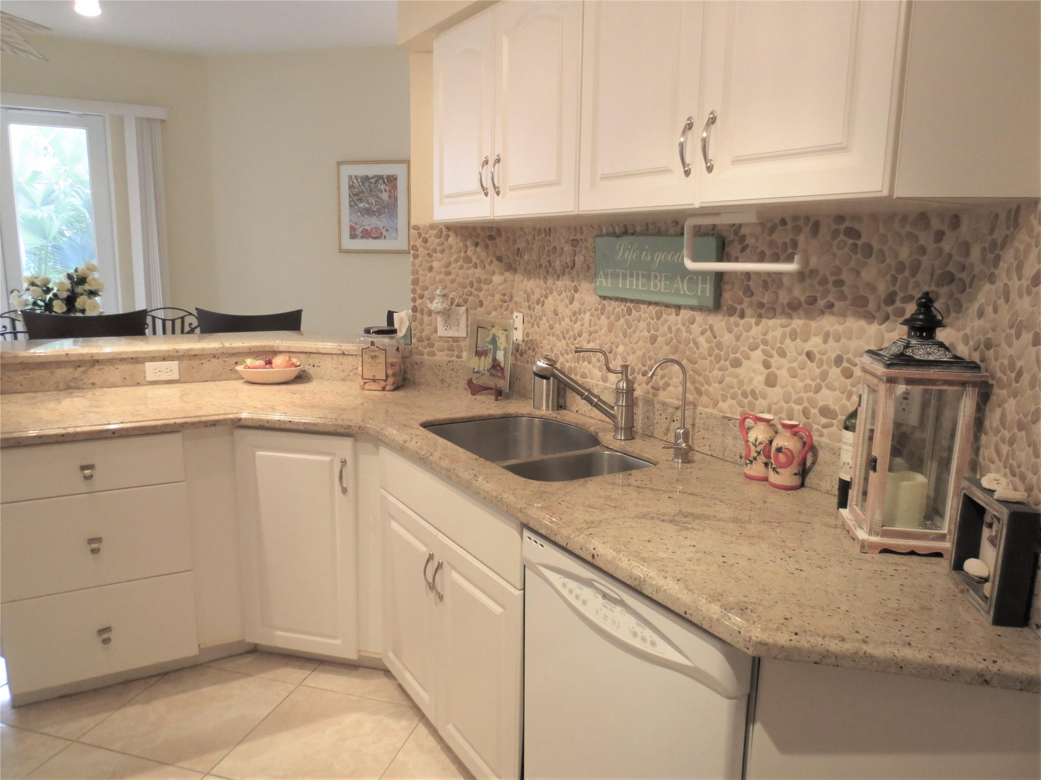 OCEAN WALK VILLAS CONDO - Residential