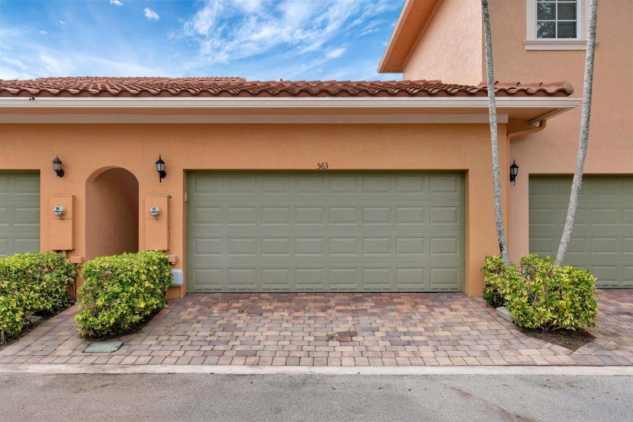 CANTERBURY PLACE - Residential