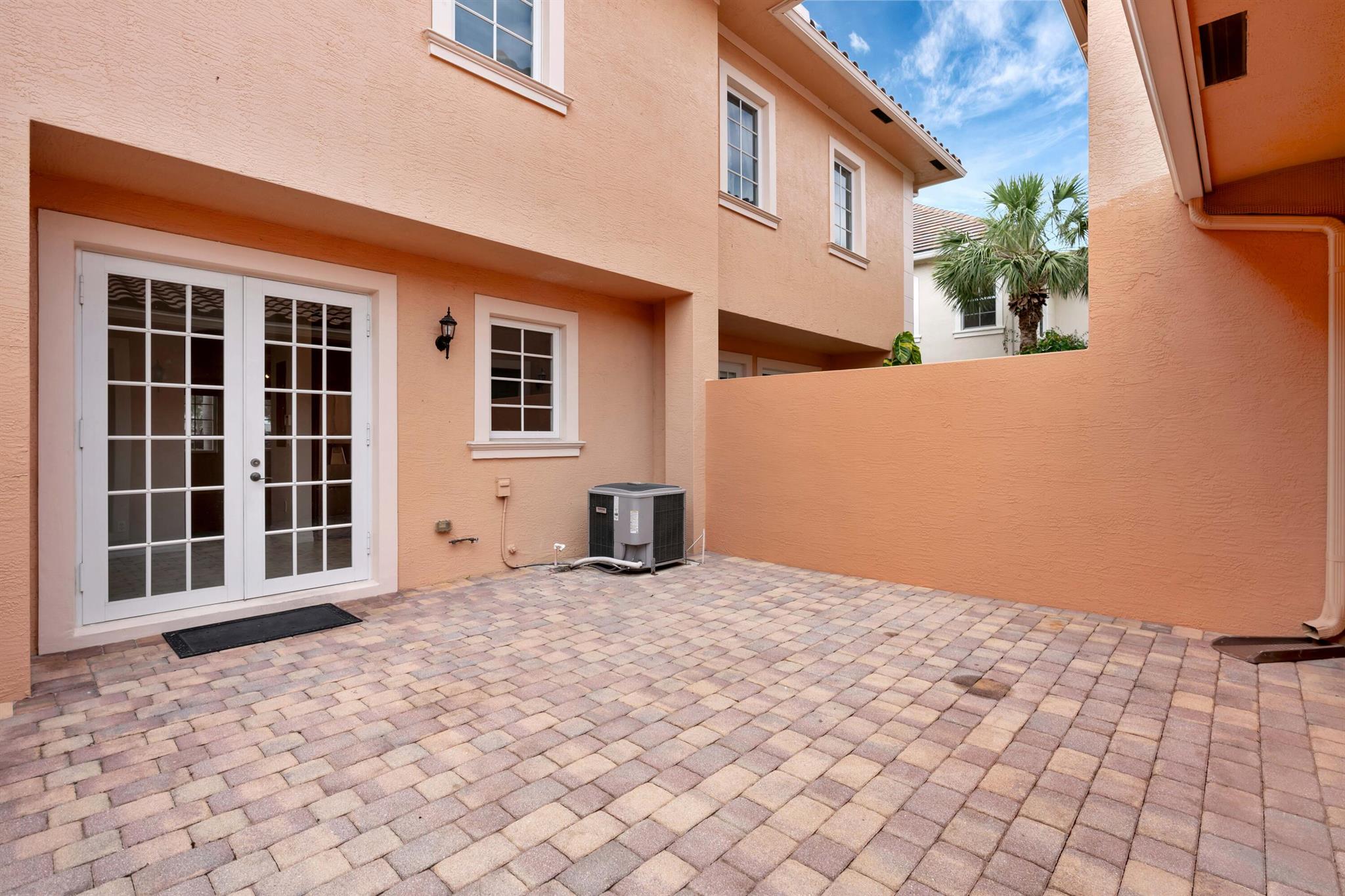 CANTERBURY PLACE - Residential