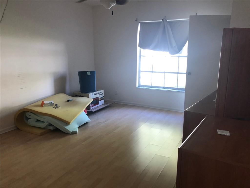 Imperial Point Colonnades - Residential
