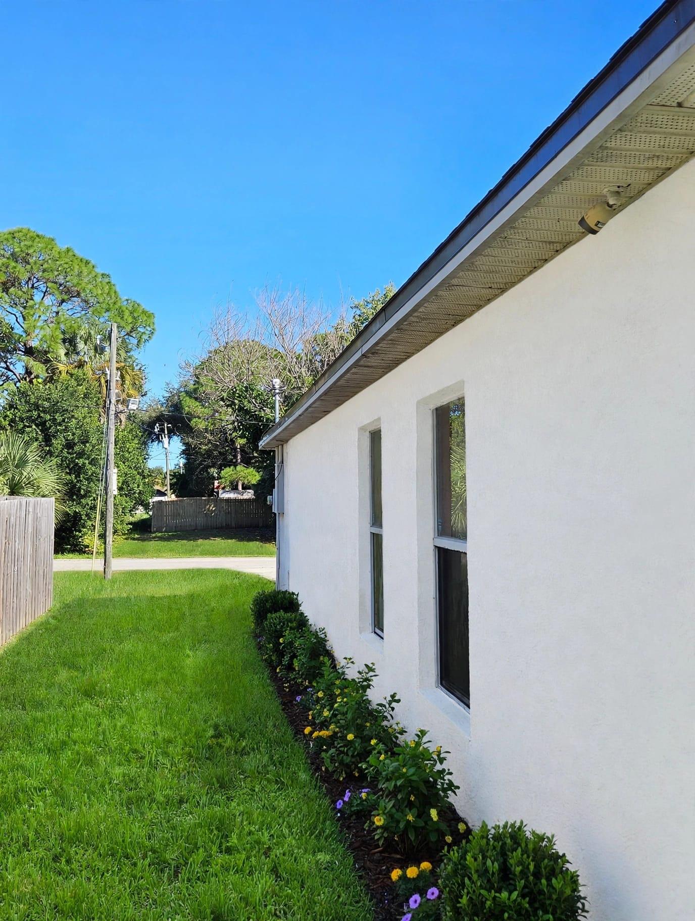 1366 BUFFING Circle SE