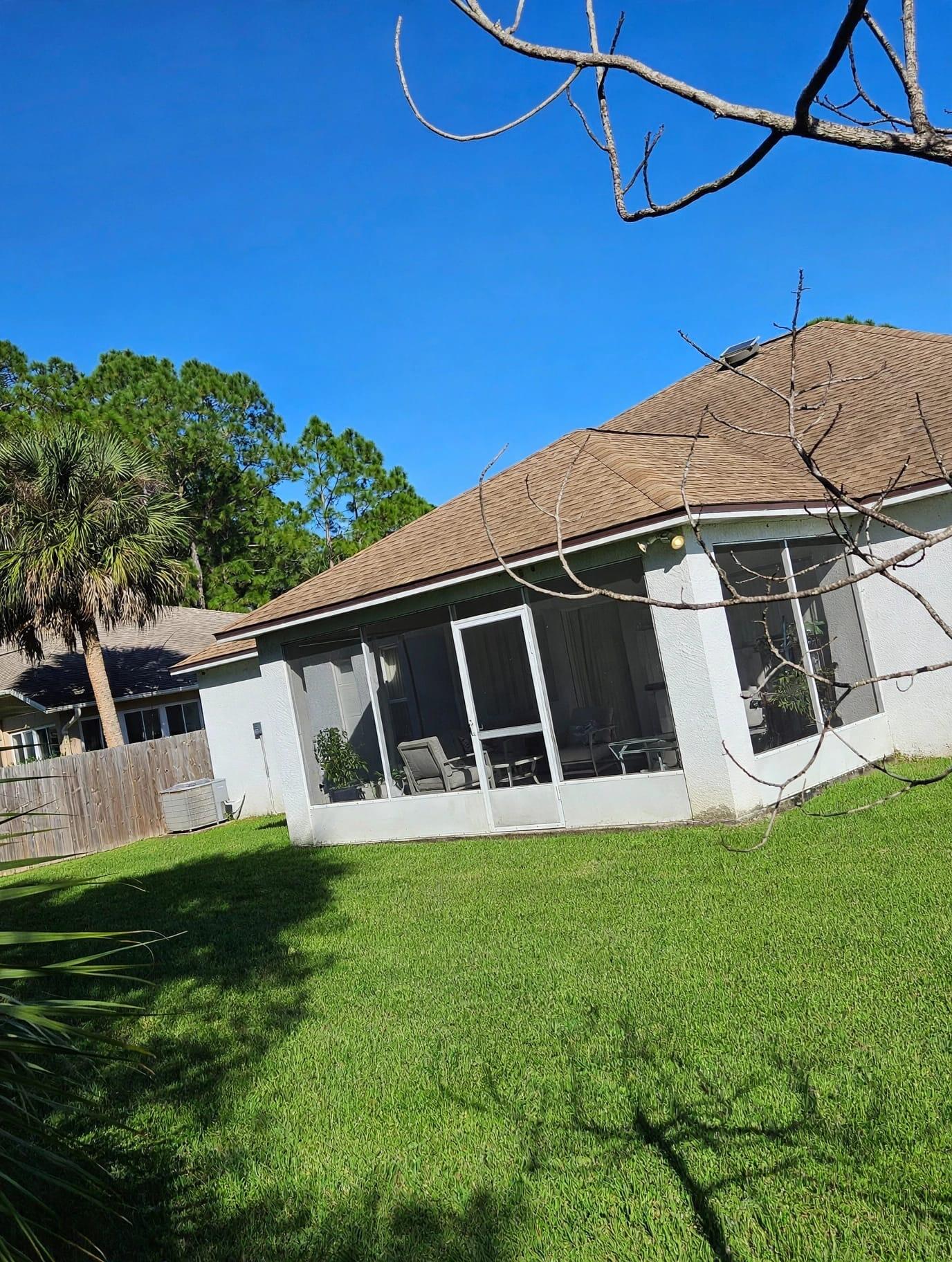 1366 BUFFING Circle SE