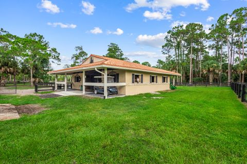 A home in Loxahatchee