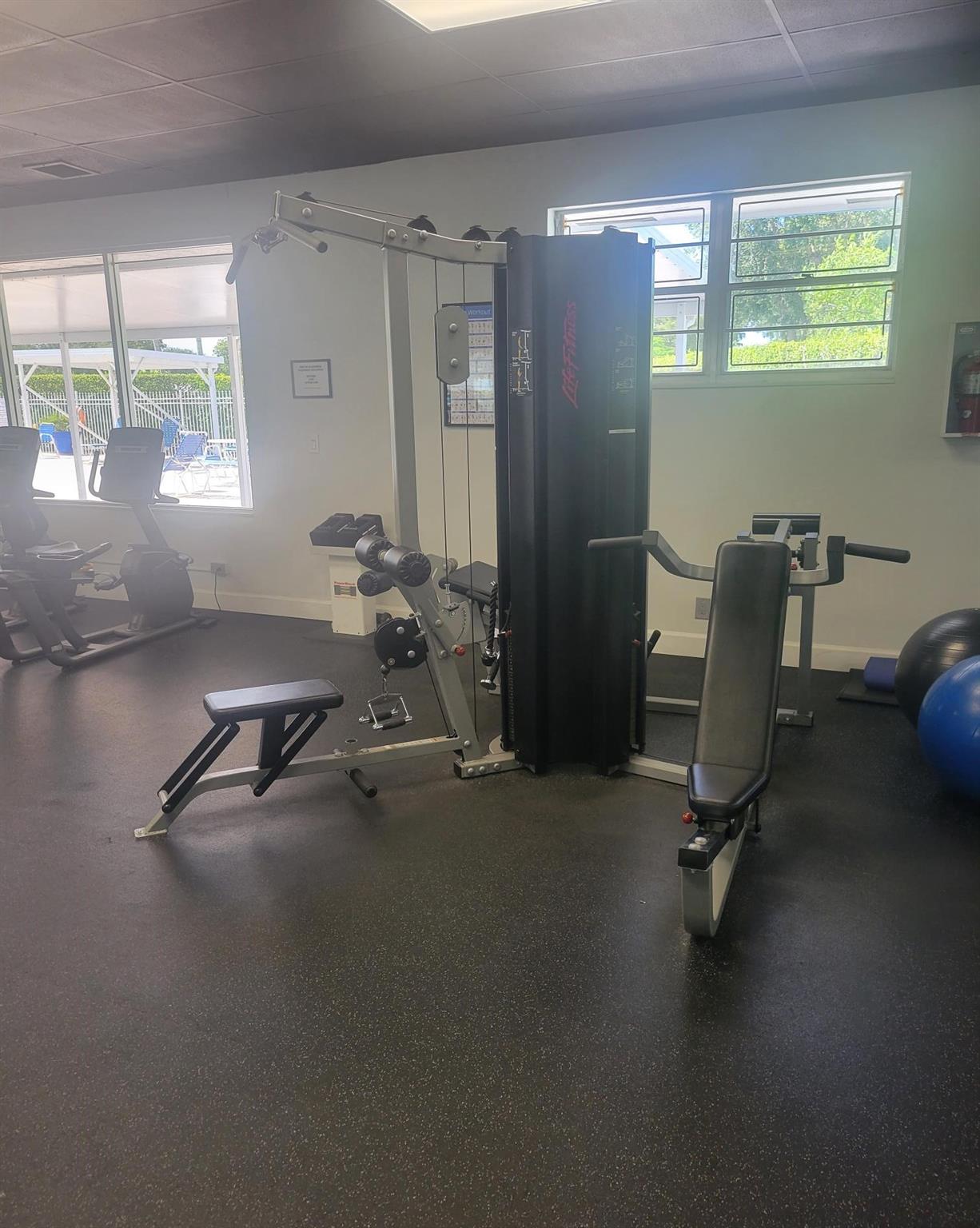 Lauderdale West 3 Sec 83- - Residential Lease