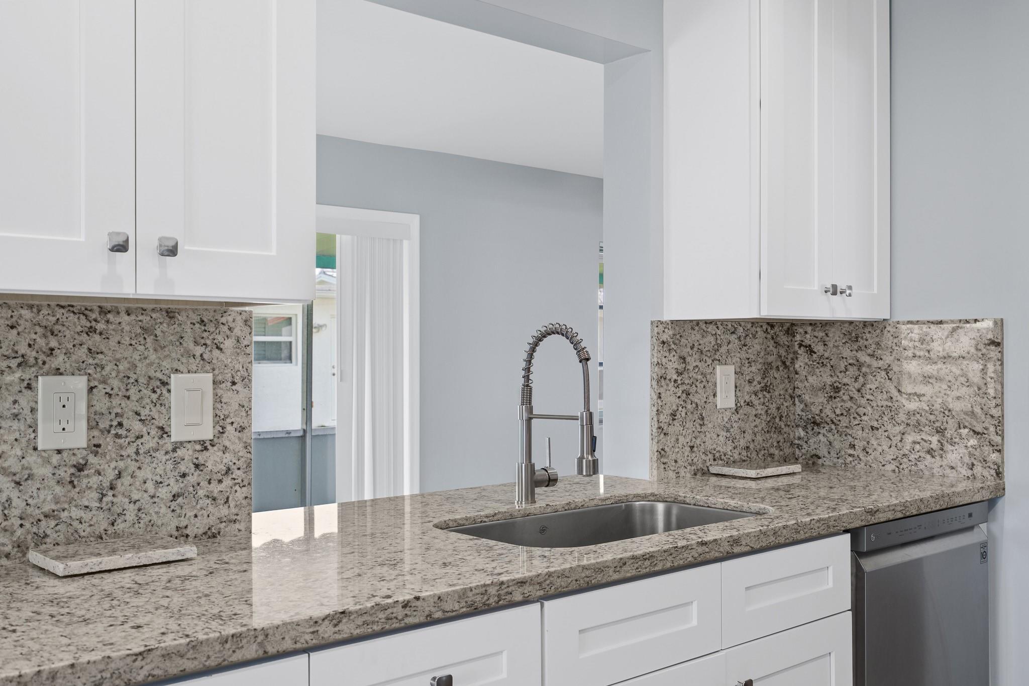 Lauderdale West 3 Sec 83- - Residential Lease