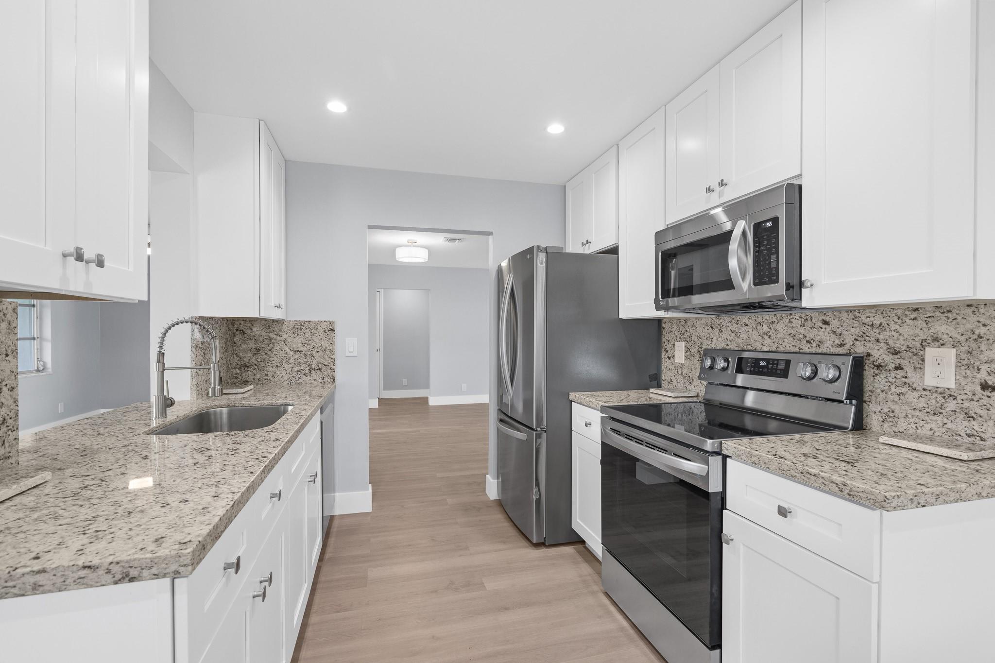 Lauderdale West 3 Sec 83- - Residential Lease