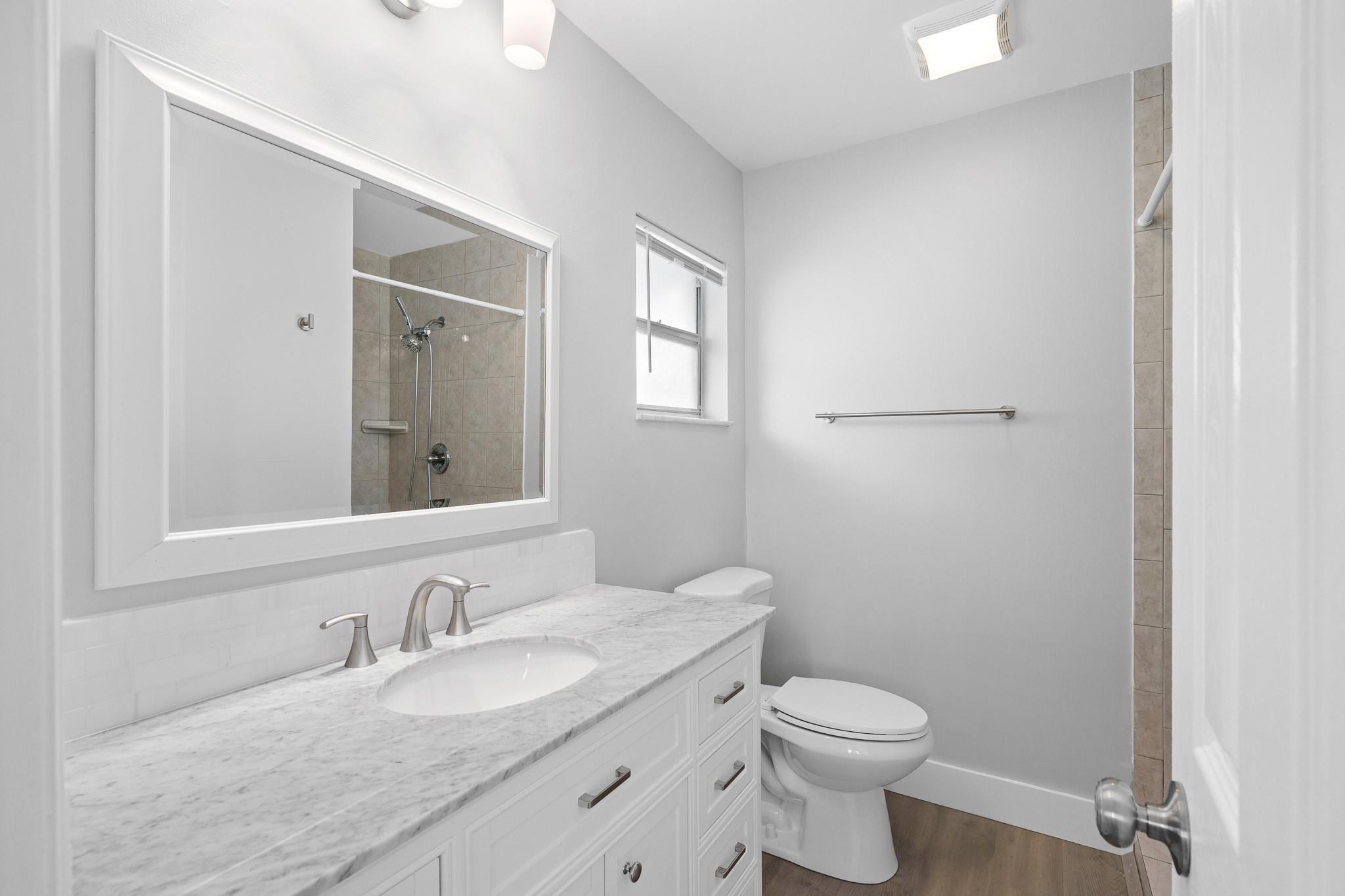 Lauderdale West 3 Sec 83- - Residential Lease