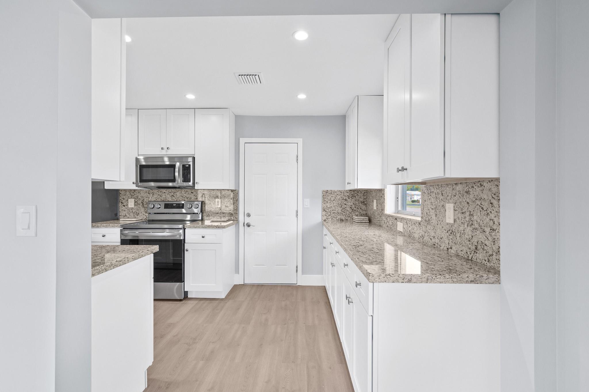 Lauderdale West 3 Sec 83- - Residential Lease