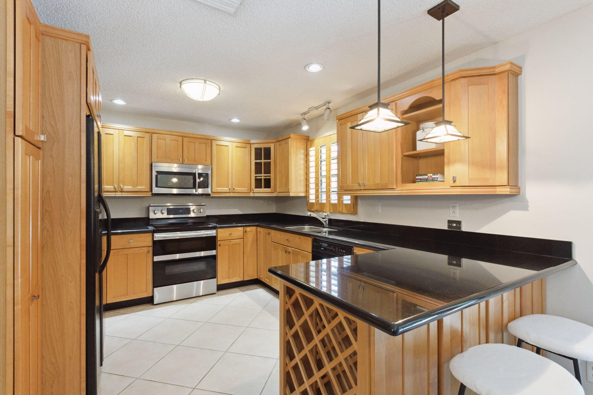 TRADE WINDS ESTATES FIRST ADD - Residential Lease