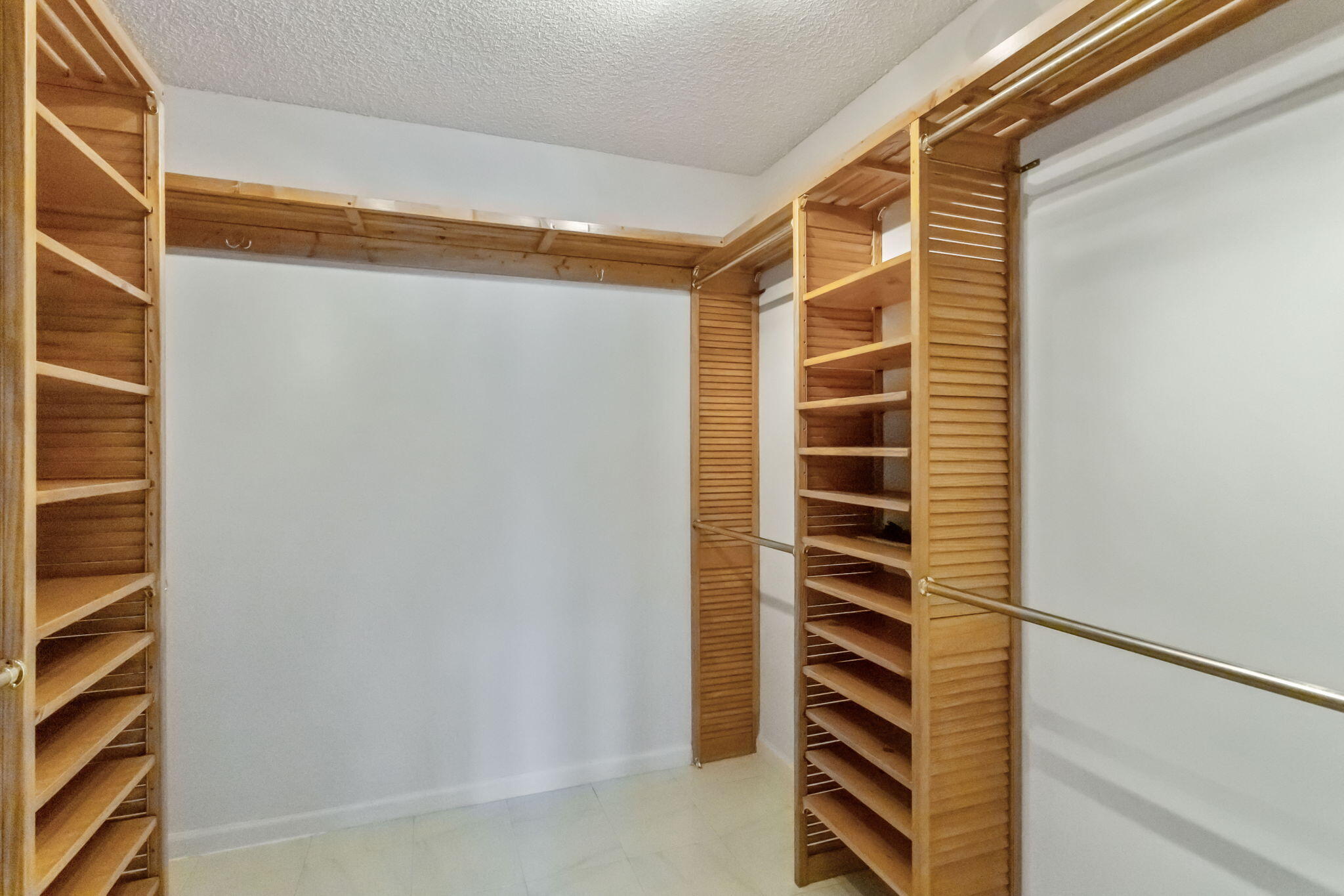 TRADE WINDS ESTATES FIRST ADD - Residential Lease