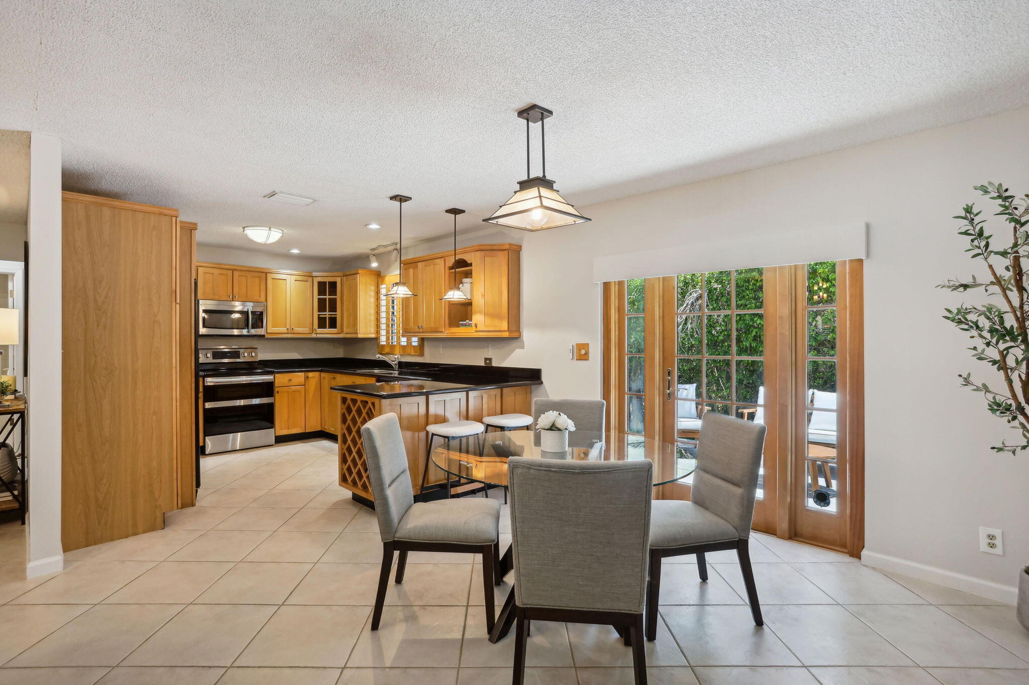 TRADE WINDS ESTATES FIRST ADD - Residential Lease