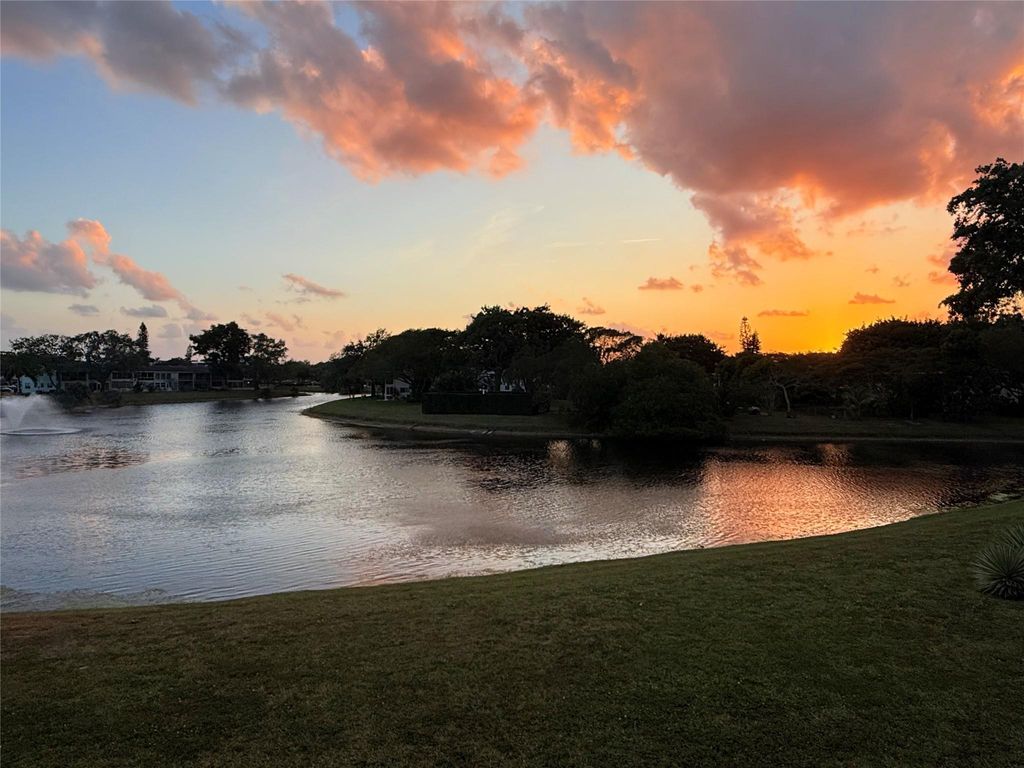 Photo of 2009 Islewood D #2009, Deerfield Beach, FL 33442 (MLS # F10525076)