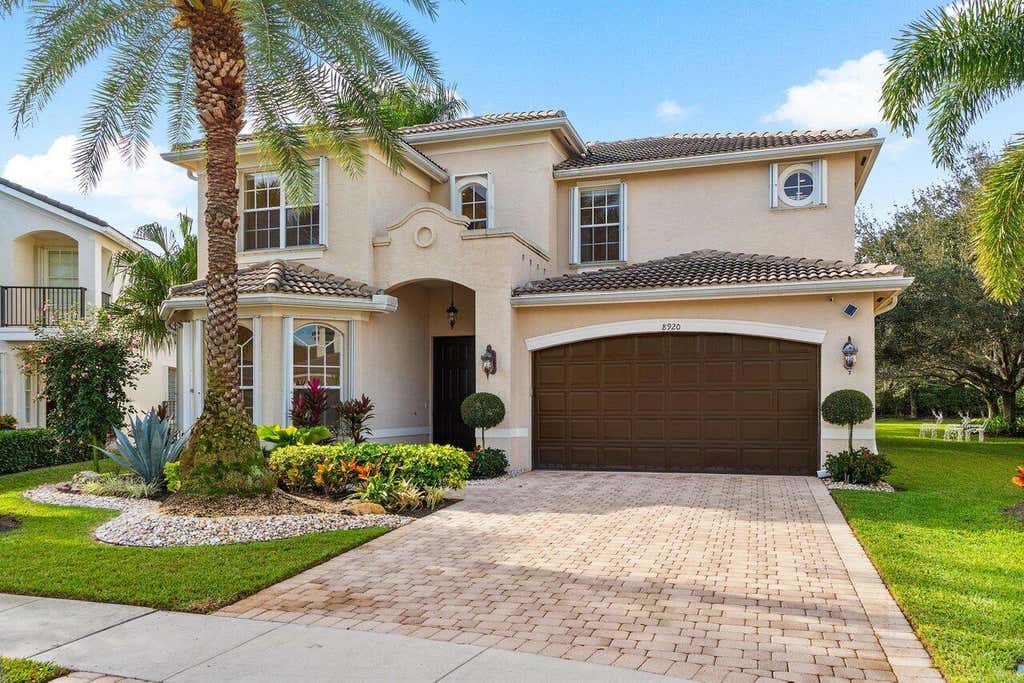 Photo of 8920 Maple Hill Court, Boynton Beach, FL 33473 (MLS # R10946902)