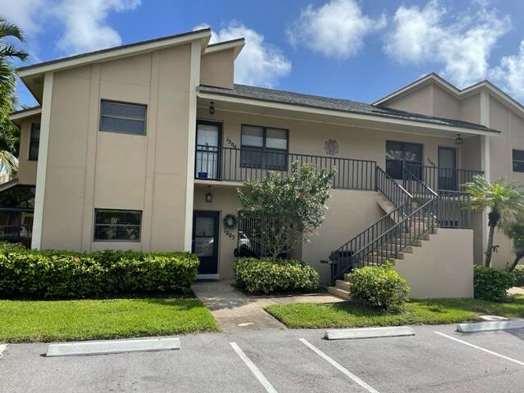 Photo of 1204 Clubhouse Circle, Jupiter, FL 33477 (MLS # R10929677)