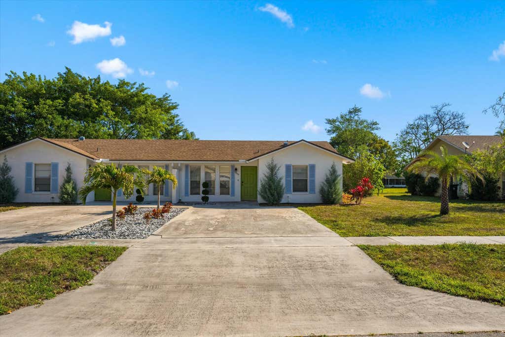 Photo of 1494 Easthampton Circle, Wellington, FL 33414 (MLS # B26061993)