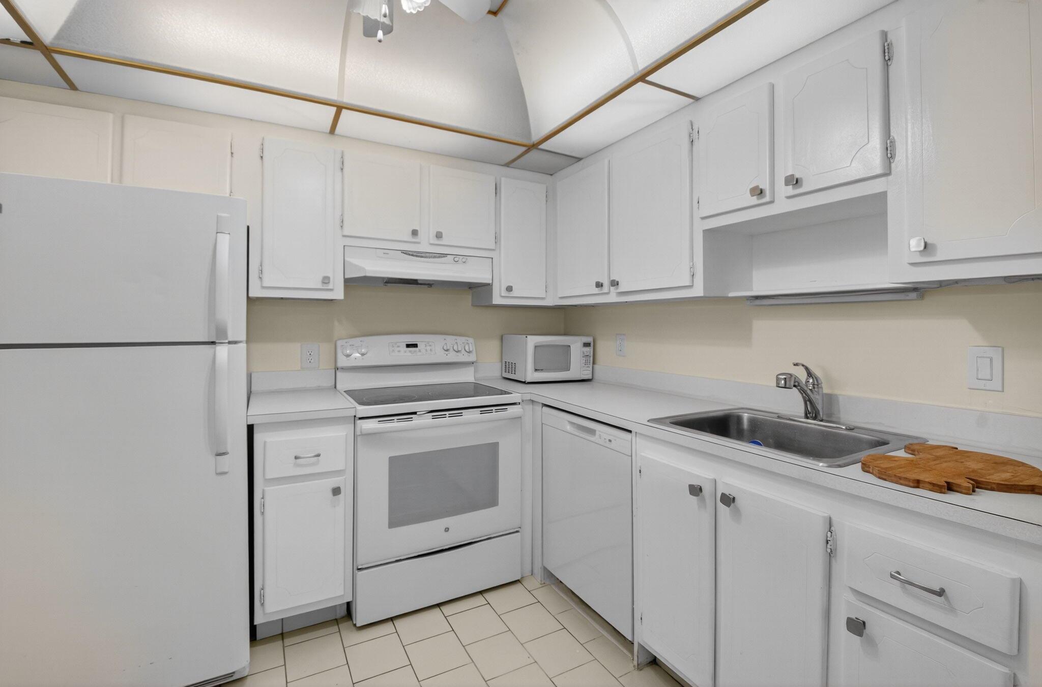 KINGS POINT SAXONY CONDOS - Residential Lease