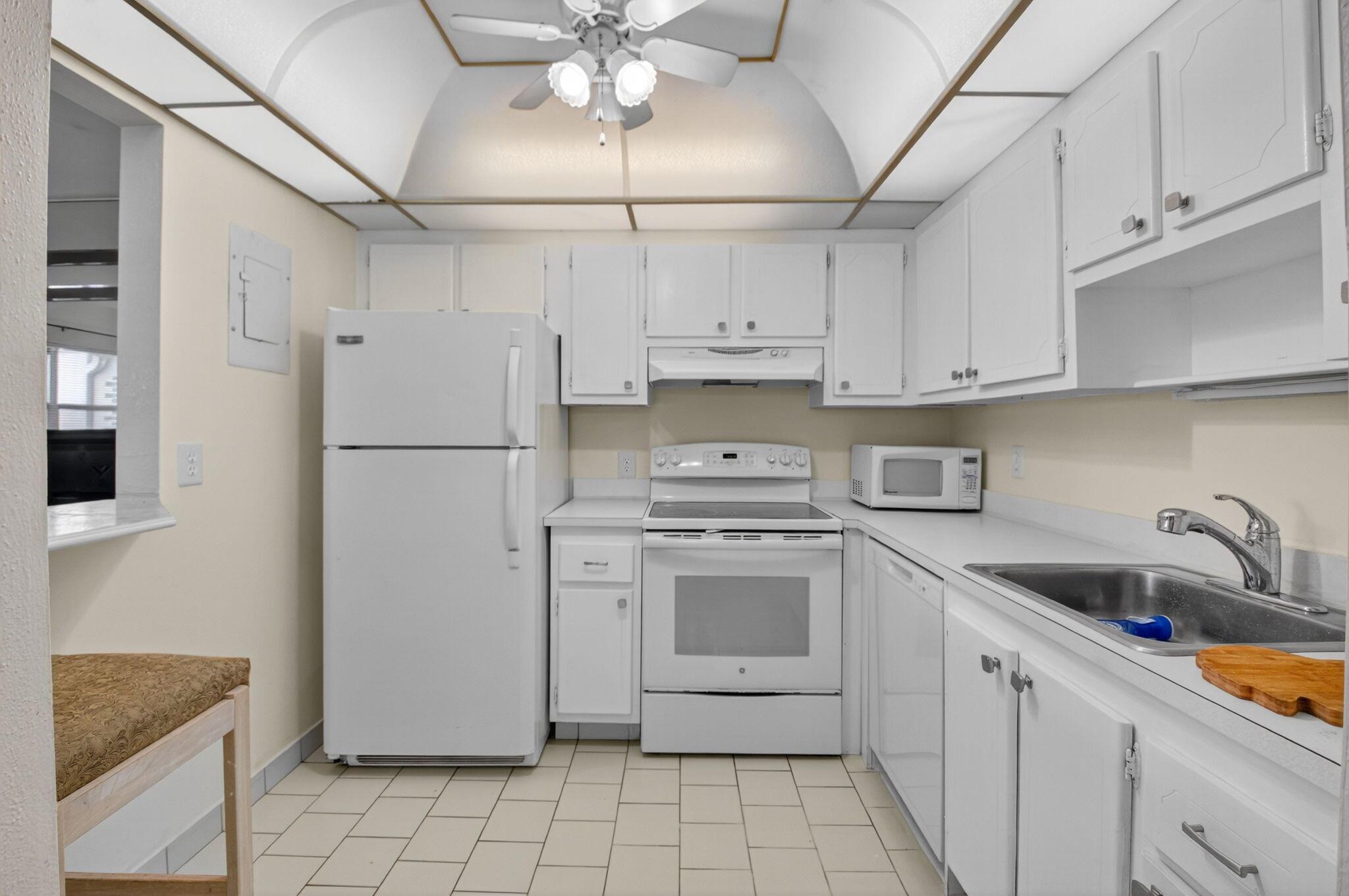 KINGS POINT SAXONY CONDOS - Residential Lease