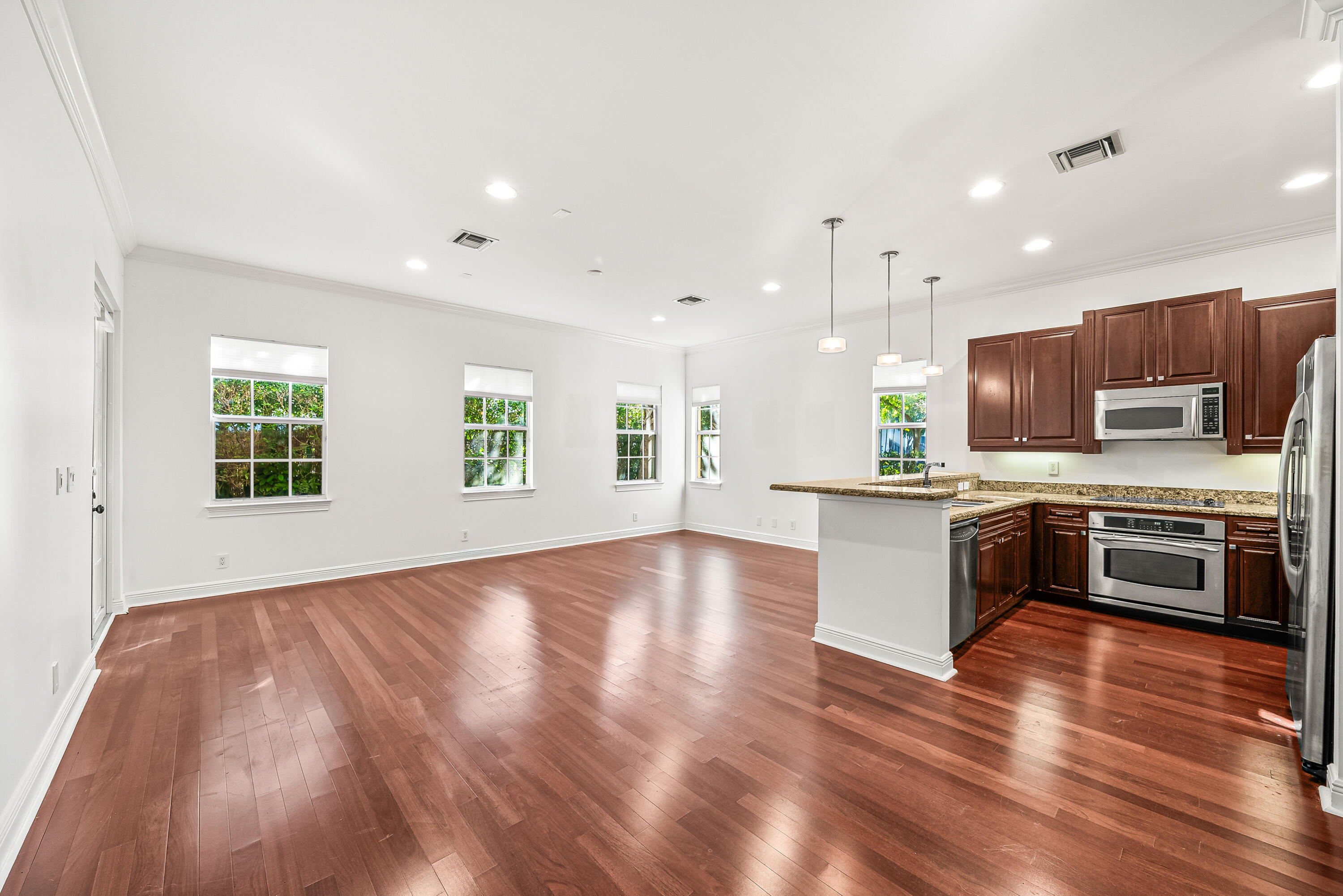 1063 E Heritage Club Circle