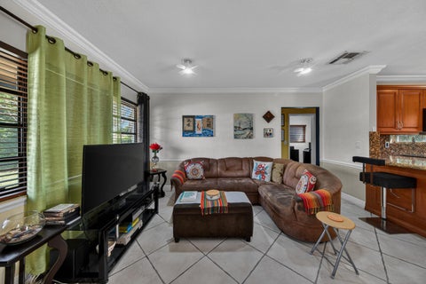 Tiny photo for 270 NE 42nd Street, Oakland Park, FL 33334 (MLS # B26006955)