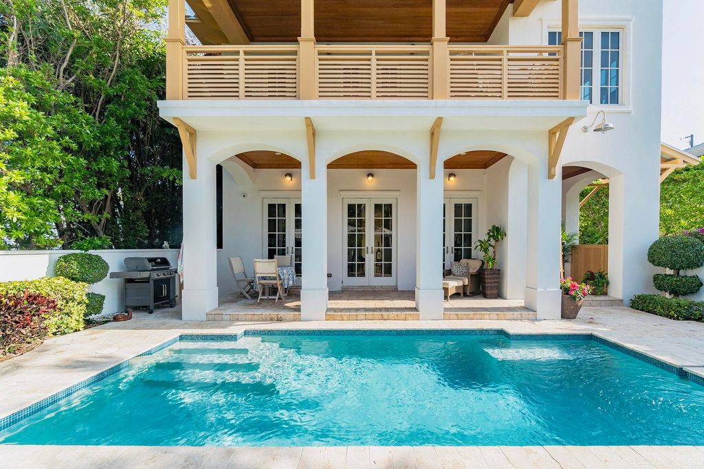 Photo of 1127 Miramar Drive, Delray Beach, FL 33483 (MLS # B26013100)