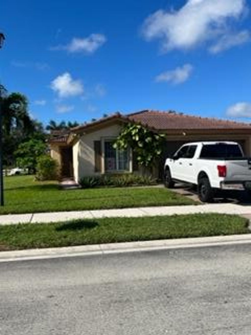 Photo of 5340 SE Graham Drive, Stuart, FL 34997 (MLS # R10950963)