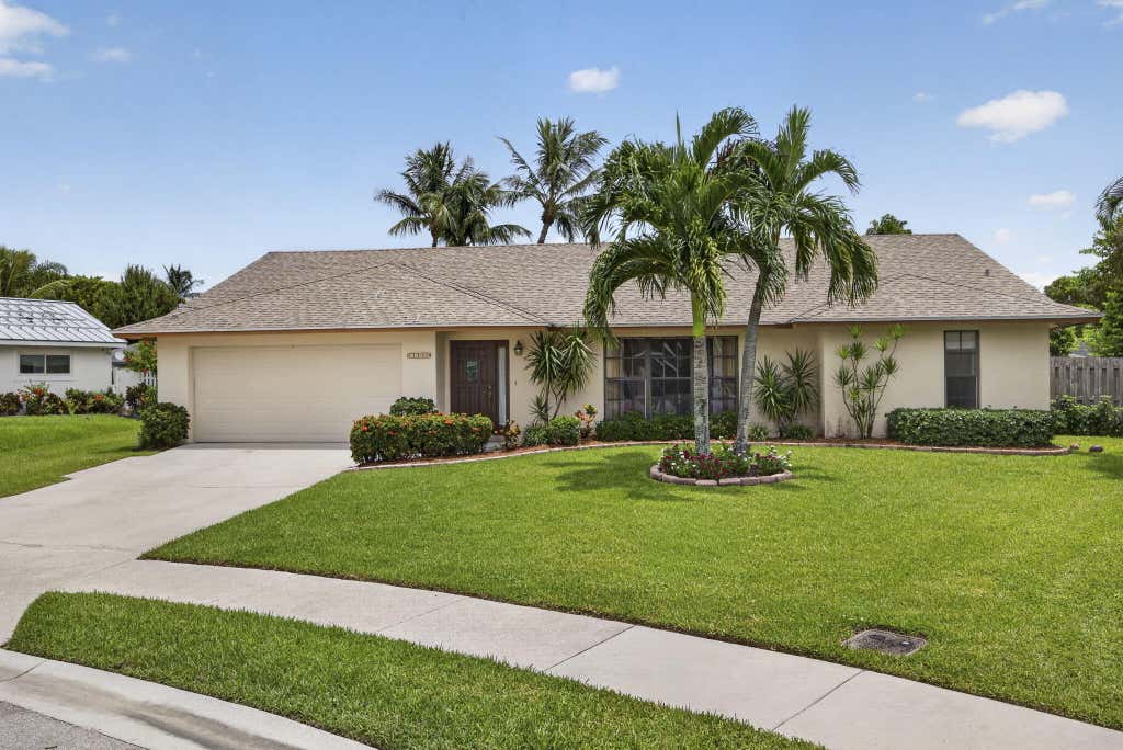Photo of 1160 Kinglet Terrace, Wellington, FL 33414 (MLS # B26061772)