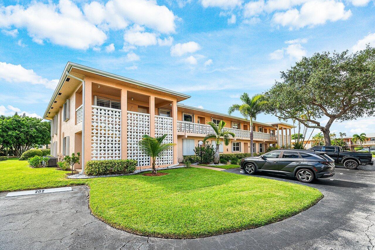 1541 NW 20th Avenue 101