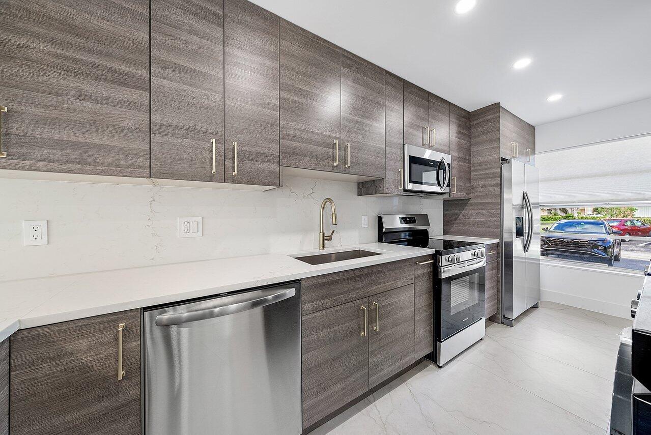 PINES OF DELRAY NORTH CONDO - Residential