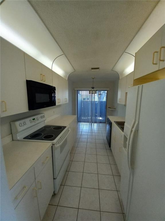 SAVANNAH'S - Residential