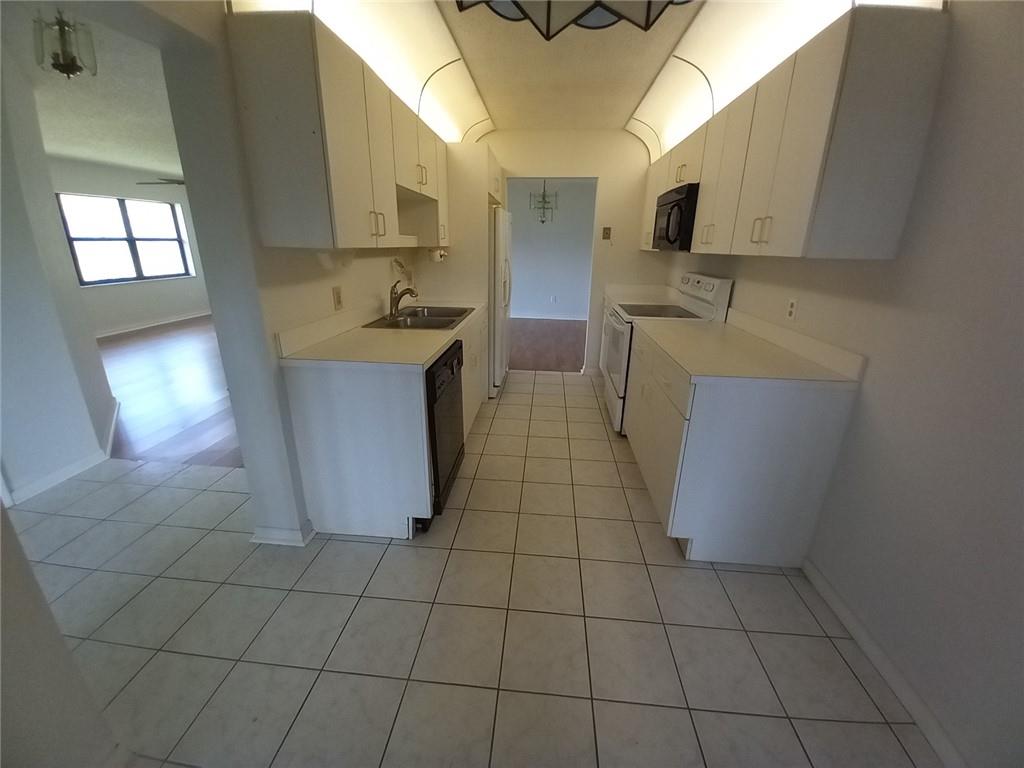 SAVANNAH'S - Residential