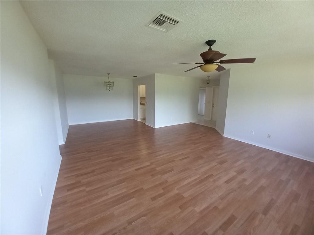 SAVANNAH'S - Residential