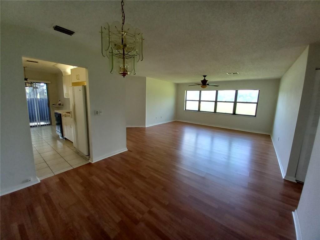 SAVANNAH'S - Residential