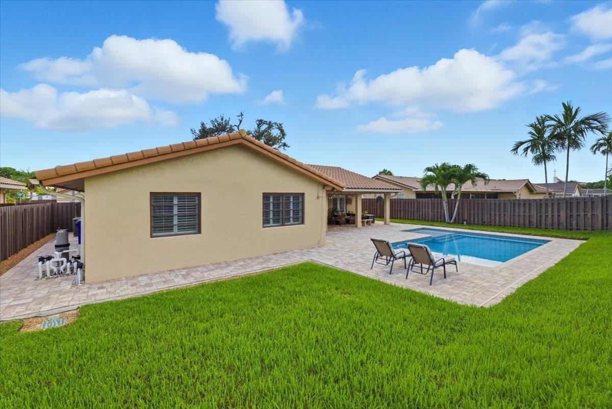 Springs Gateway 127-17 B - Residential